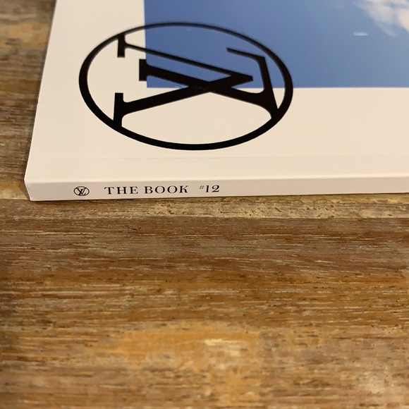 Louis Vuitton The Book #12 - Picture 3 of 10